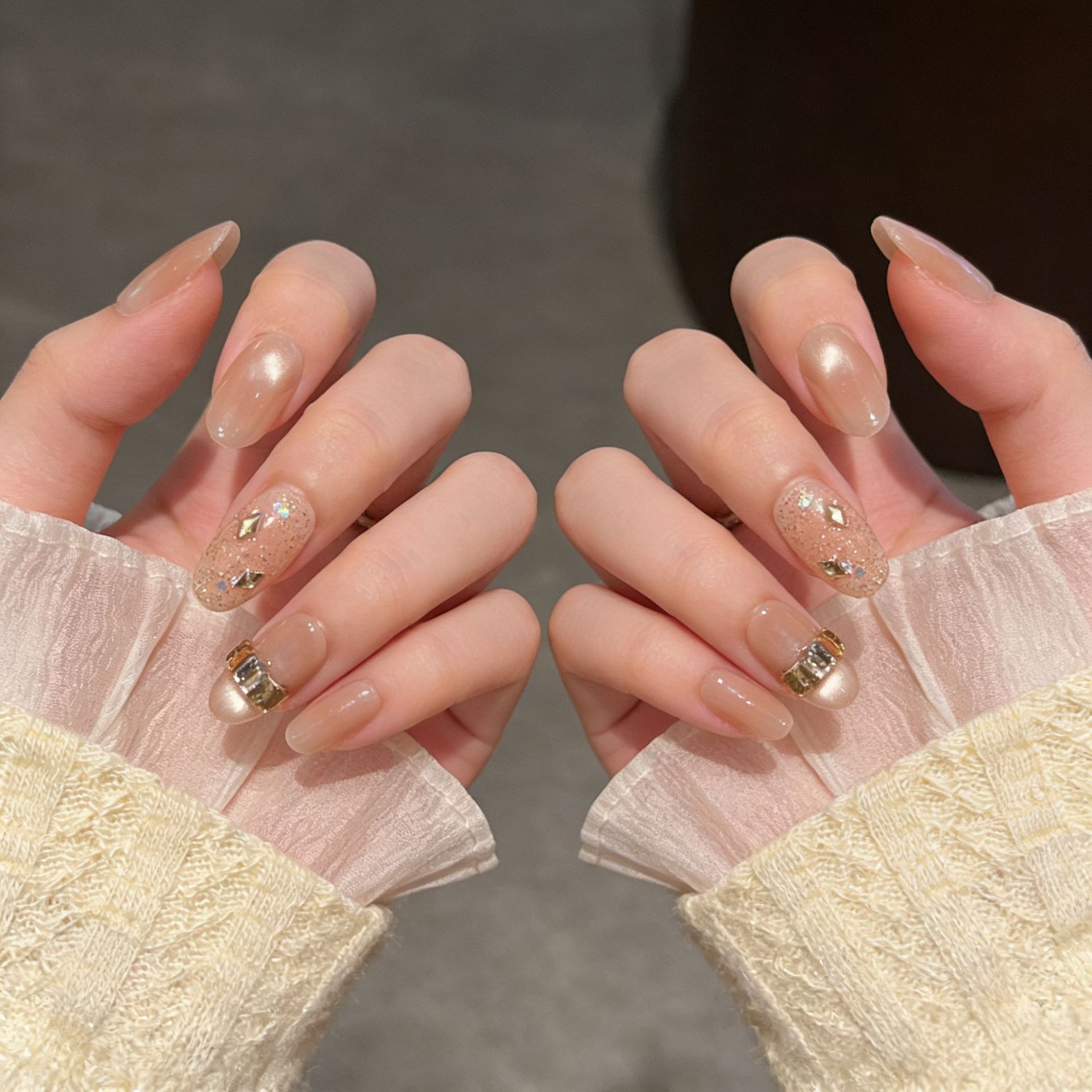 Manual puro desgaste de uñas elíptico corto parche de uñas simple de alto nivel al por mayor productos terminados de uñas falsas