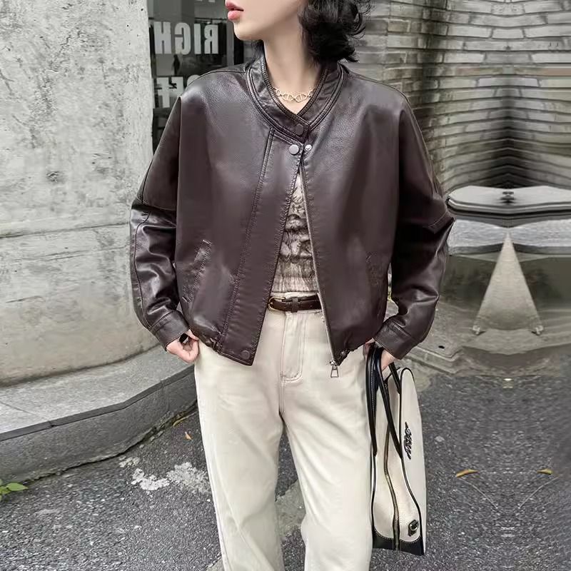 ヨーロッパの高級ブループロテインレザージャケット女性のための 2025 春と秋の新しいバットスリーブ pu ショートジャケット小柄な人向け|undefined