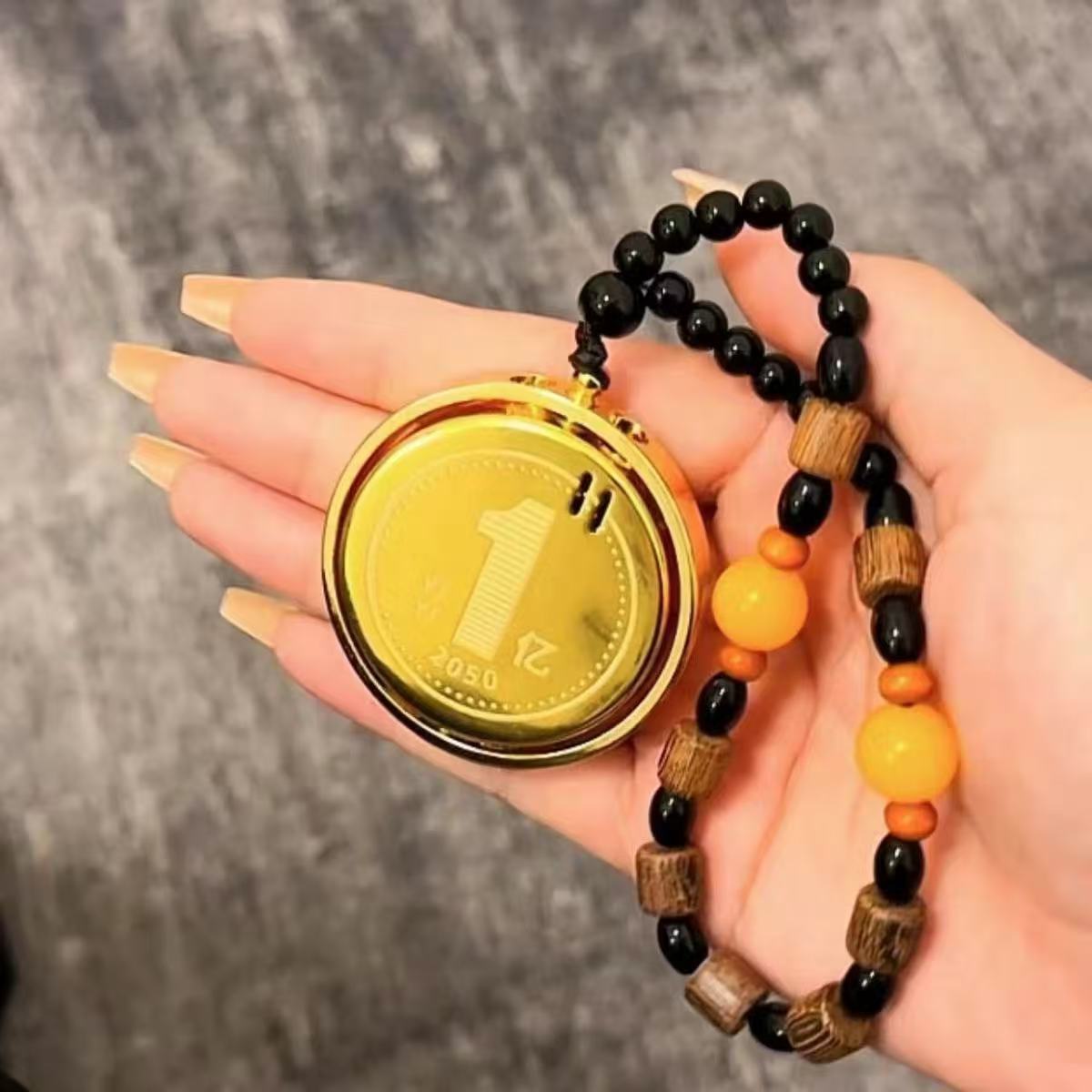 El encendedor es extraño y extraño. Las yemas de los dedos de las celebridades de Internet se descomprimen y las monedas se transfieren a 100 millones de pequeños objetivos. Regalos para familiares y amigos