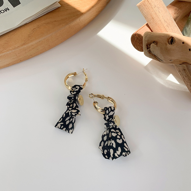 Wholesale Jewelry Fabric Leopard Bow Pendant Earrings Nihaojewelry display picture 8