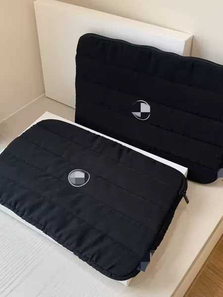 Xiangjia Annual Membership Gift Computer Bag Storage Bag Portable Black Casual and Attractive