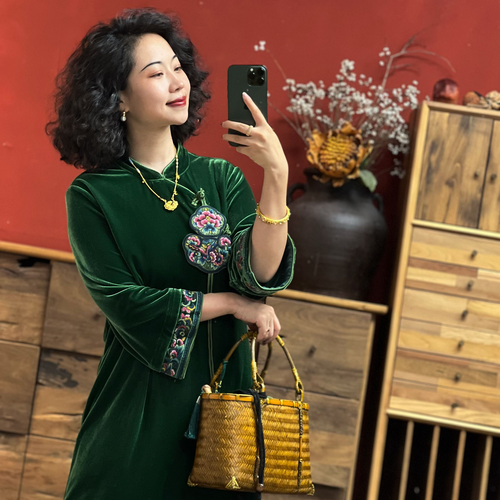 羊在在【春色满园】新中式刺绣茶服中长款改良旗袍裙连衣裙女L902