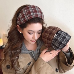 韓国の美ラードの金のカチューシャの女性の秋冬の高級感の洋気のファッションの高い頭のトップのカチューシャの外出のカチューシャの髪飾り