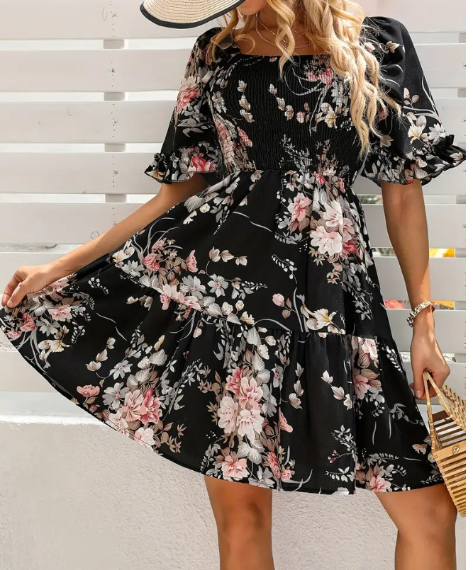 Floral Kleid Mit Eckigem Ausschnitt Und Gerafften Ärmeln_voghion.com