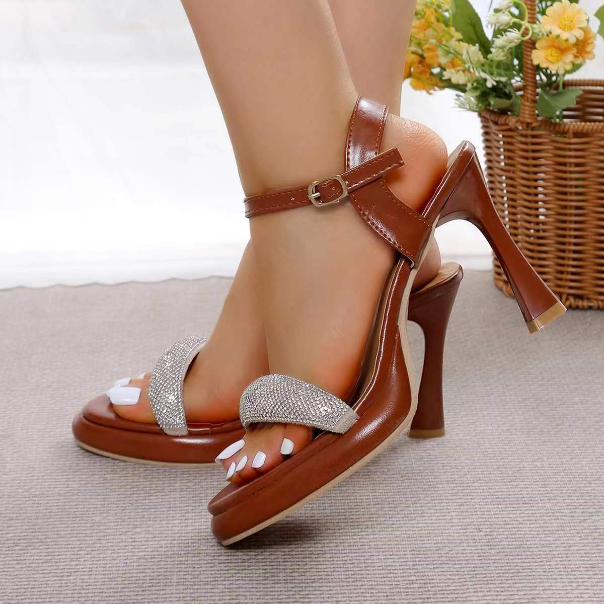 Women's Casual Elegant Solid Color Rhinestone Open Toe Ankle Strap Sandals display picture 19