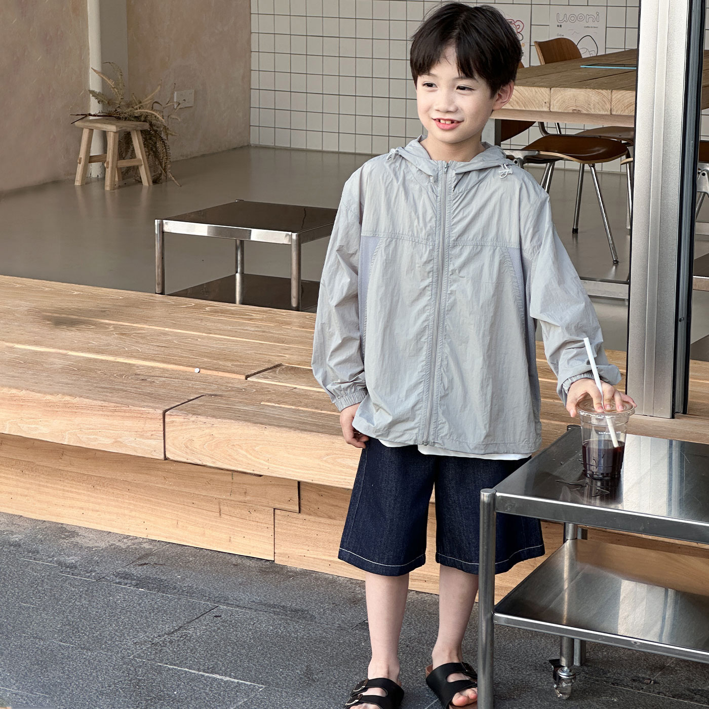 Ropa de protección solar para niños Ropa de protección solar para niños 2025 verano nuevo estilo protección UV upf50 chaqueta ligera para niños de mediana edad