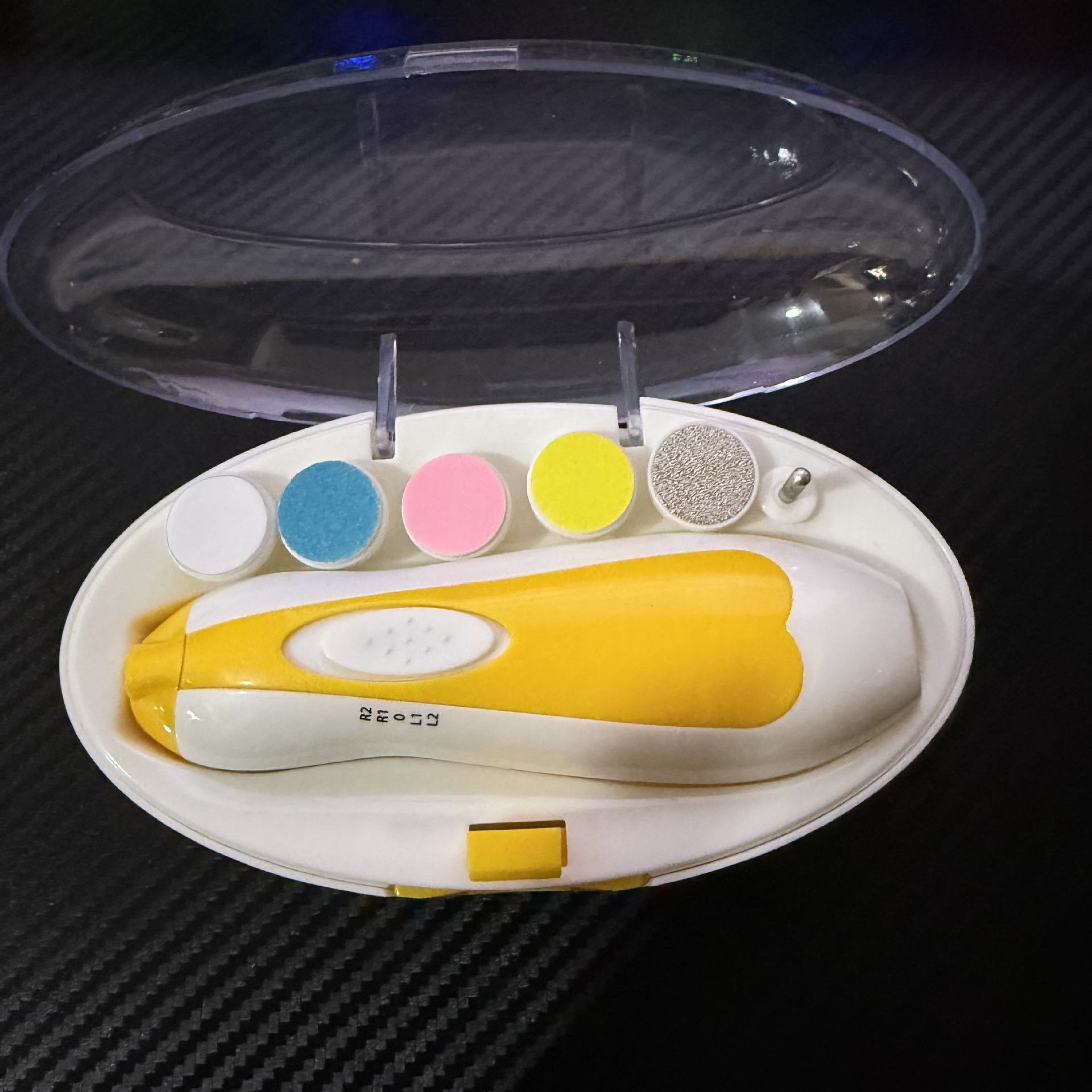 esmalte de uñas amarillo