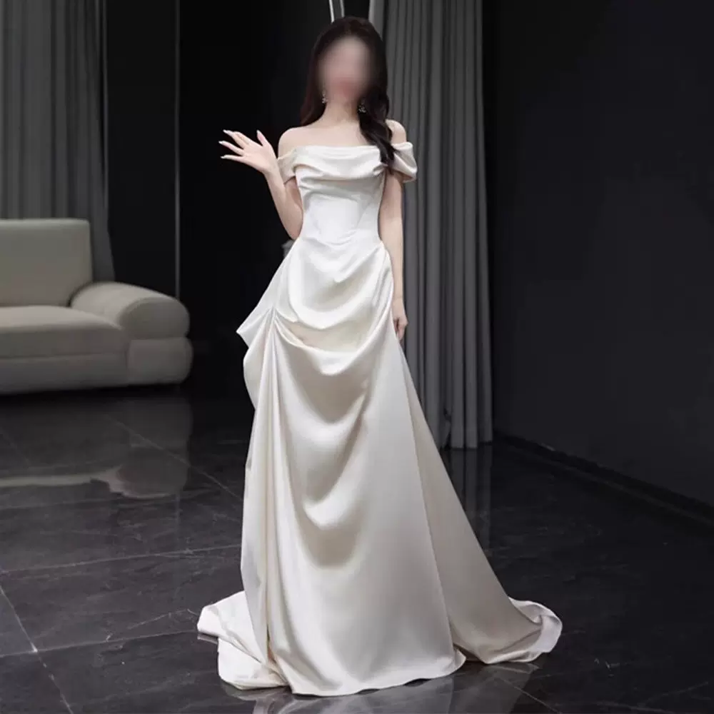 复古一字肩拖尾轻婚纱白色缎面订婚迎宾出门纱法式气质修身礼服裙