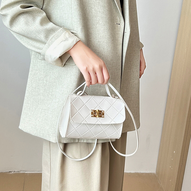 Embossed Diamond Pattern Shoulder Bag For Women Small Crossbody Bag_voghion.com