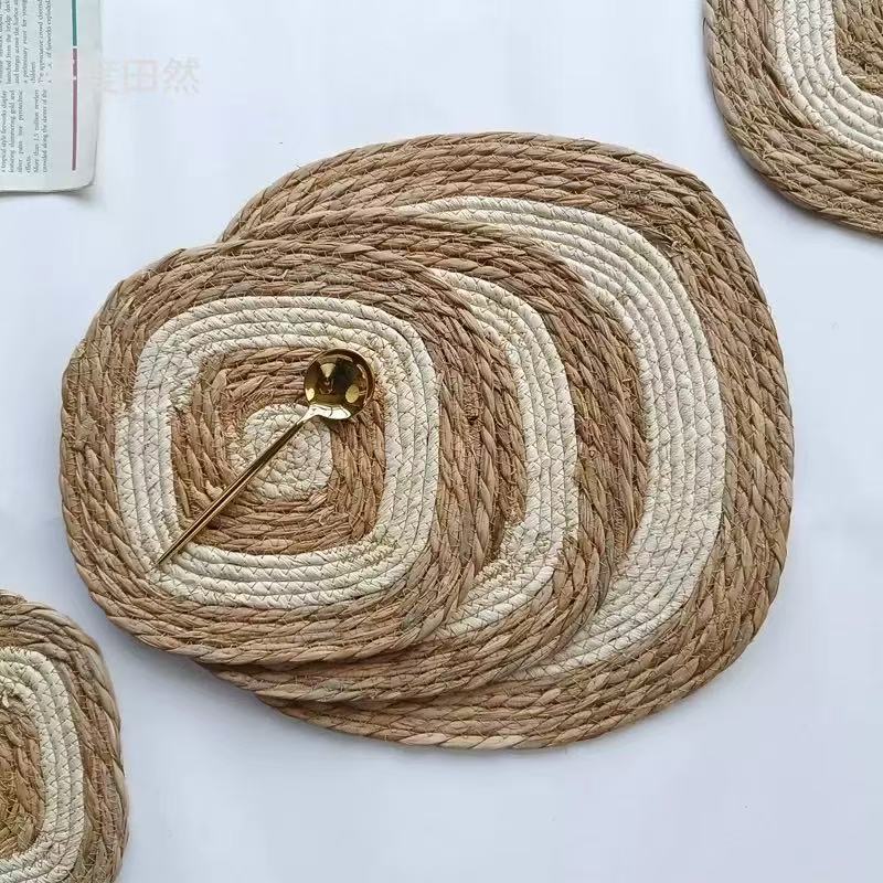 Transfronterizo amazónica casera tejida a mano resistente a quemaduras japonesas esteras de piel de maíz esteras de mesa esteras de aislamiento térmico esteras de platos
