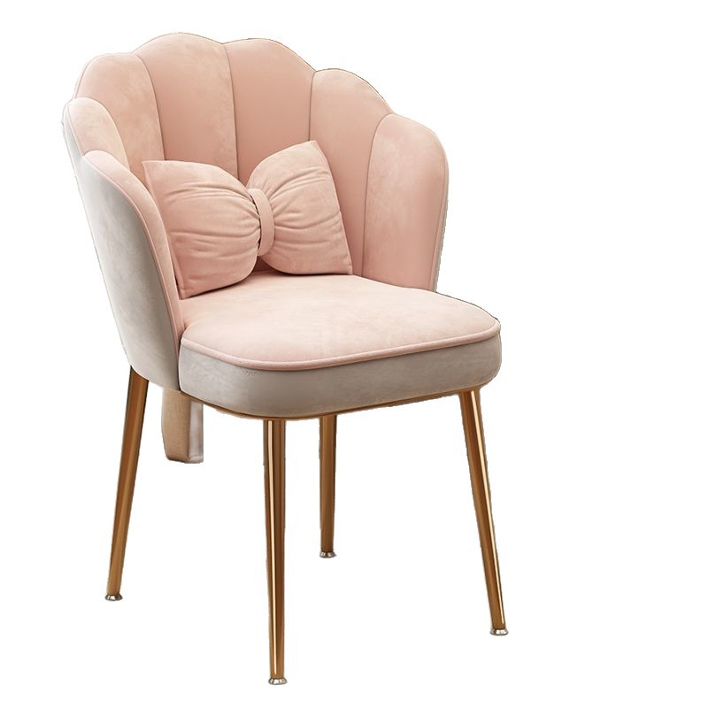 Silla de maquillaje de lujo ligera simple en paquete blando, silla de pétalos domésticos de red moderna, silla de maquillaje de metal multifuncional para dormitorios