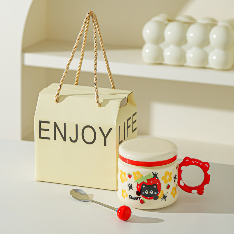 Regalo de cumpleaños Taza de dibujos animados para novias Taza de cerámica con tapa Regalo de mano Taza de agua para gatos lindos