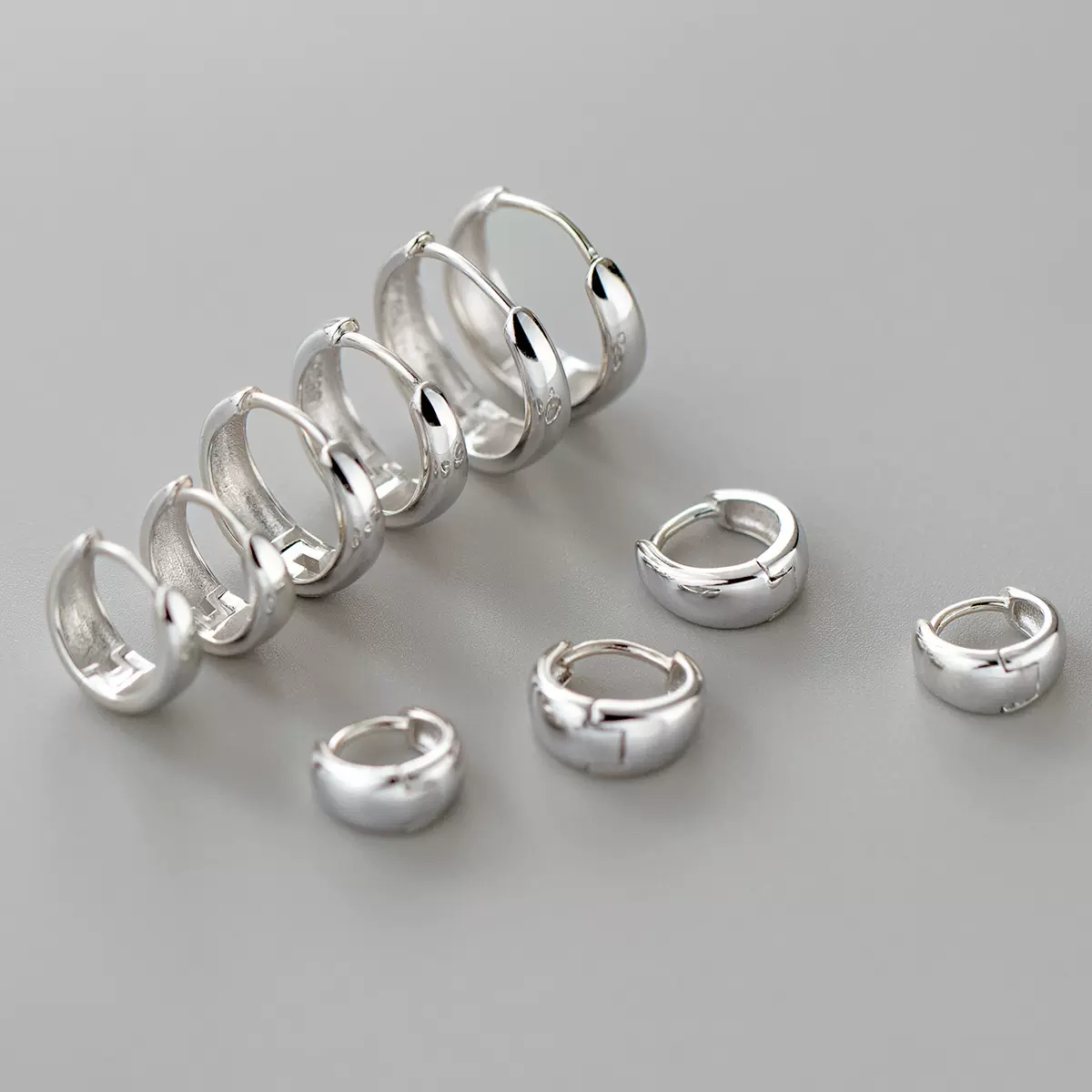 纳兰 S925纯银简约素圈耳环甜美小众设计精致光面圆形耳扣M06635