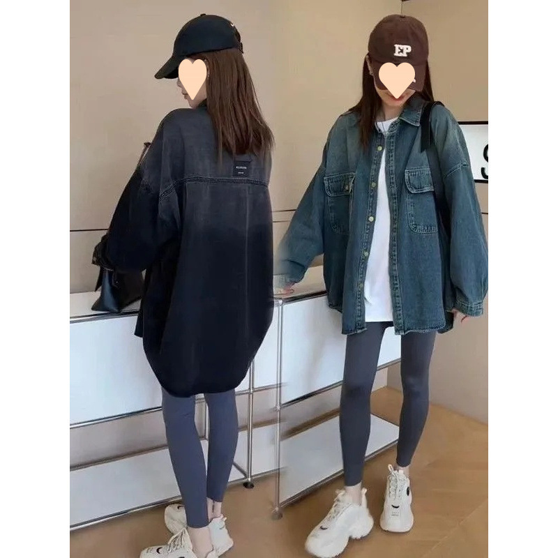 グラデーションの新しいデニムのシャツのコートの女性の中で長いタイプの2025秋の春秋のタイプのファッションの起爆式の上着は着ます。|undefined