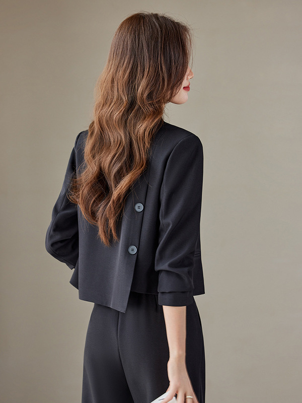 グレーの短いスーツのスーツの女性のズボンの2つのセットの職業の服の新型の春秋冬の小柄な感じのコート|undefined