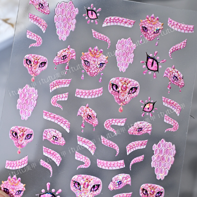 Nuevo polvo Bao Fairy Snake Shell Light Relief Stickers Pink Snake Back Stickers Pequeño patrón de uñas