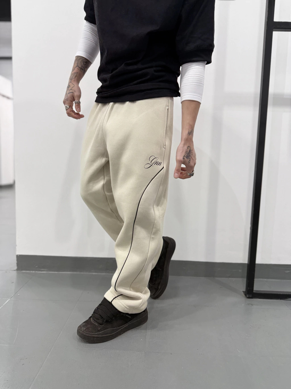 Amazon 2025 Europa y Estados Unidos otoño y invierno transfronterizos nuevos pantalones de doble cabeza de moda callejera casual letras impresión pantalones