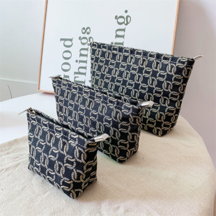Niche cosmetic bag large capacity high-looking storage bag clutch European and American Retro women's bag handbag zipper small square bag