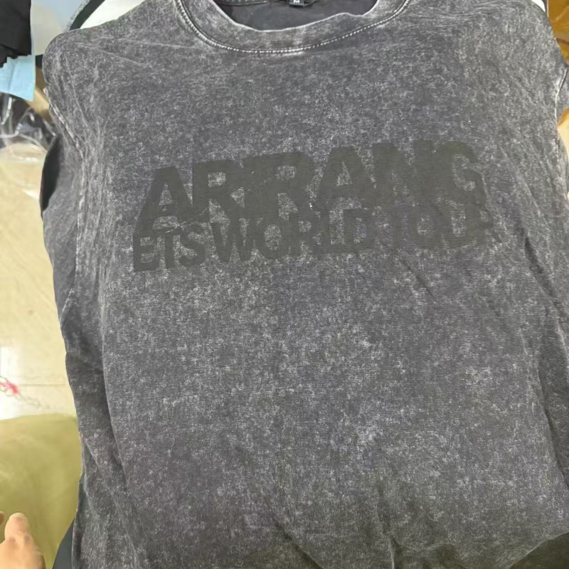 Custom-printed Arirang World Tour apparel made by fans of the youth group WORLD TOUR ARIRANG Custom-printed Arirang World Tour apparel made by fans of the youth group WORLD TOUR ARIRANG