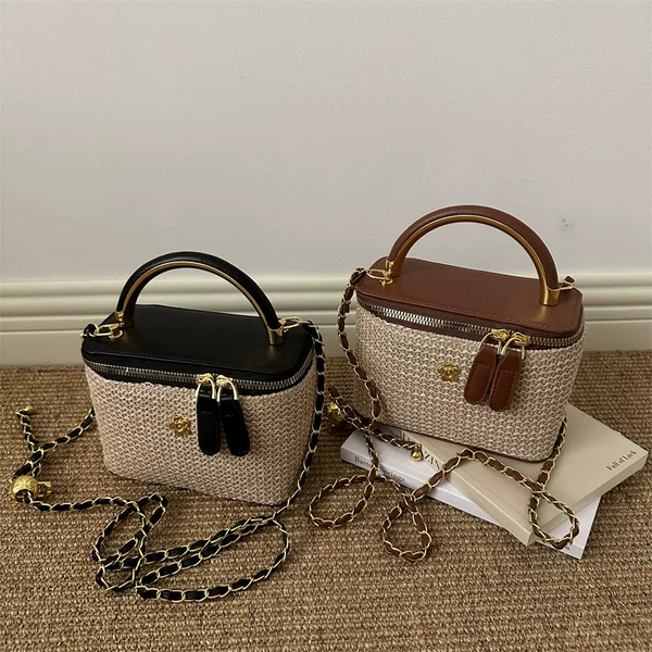 Versatile and fashionable straw bag for women, 2026 summer new trendy fashion chain crossbody bag, stylish single-shoulder bucket bag