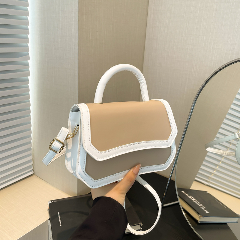 2024 otoño nueva línea de moda para mujer bolso cuadrado pequeño portátil color de contraste costura estilo occidental estilo occidental bolso de mensajero de un solo hombro