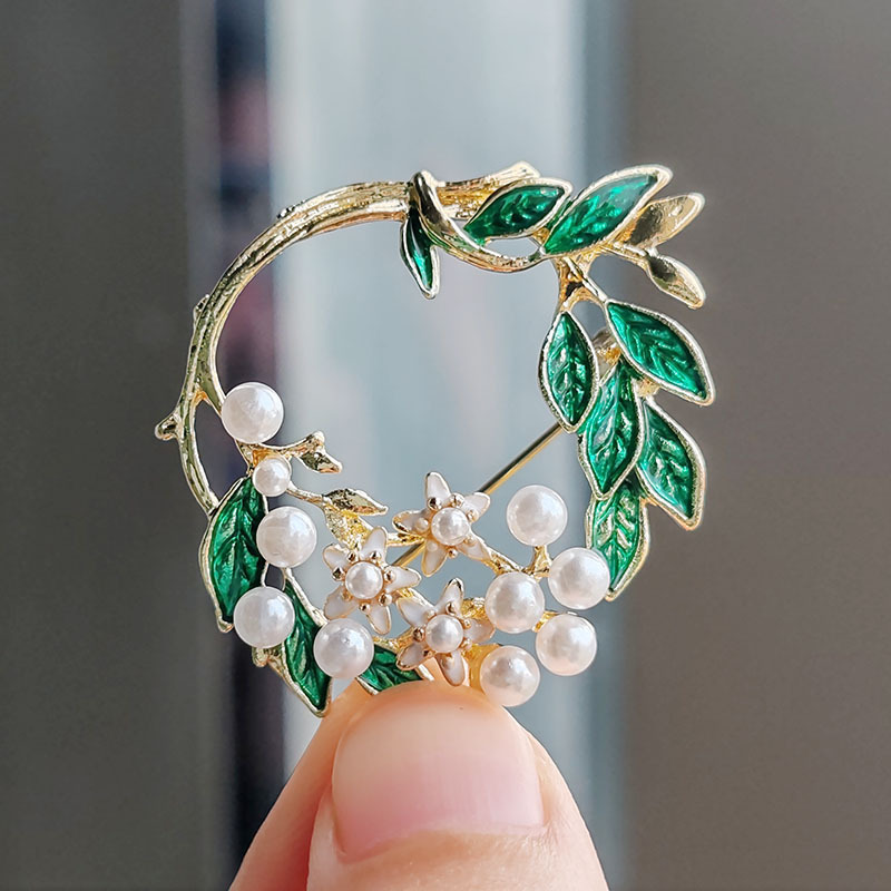 Flor de Gardenia de moda broche chica lindo broche fresco para damas elegantes atmósfera japonesa flores de pecho de perlas
