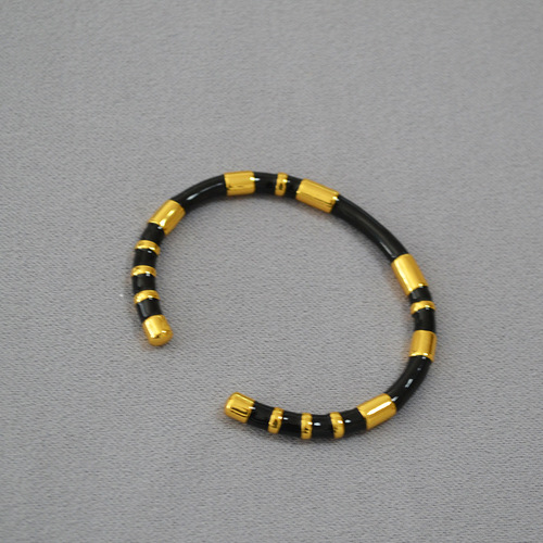 French-style niche design, irregular bamboo joint shape, hand-painted enamel, gold-plated, minimalist, personalized temperament, open-mouth bracelet for women