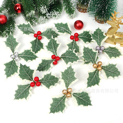 クリスマスの葉の赤い果実の装飾のクリスマスツリーの部品の家庭の装飾のクリスマスの雰囲気はベリーのシミュレーションを配置します。