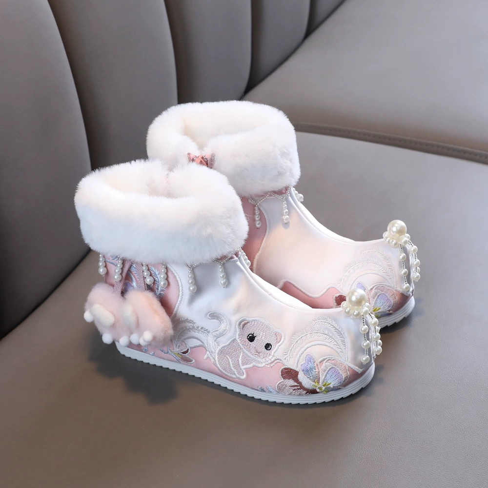Зимние туфли Ханьфу 2024 для девочек, традиционные хлопковые туфли на флисовой подкладке, детские вышитые туфли, короткие сапожки в китайском древнем стиле для маленьких принцесс
