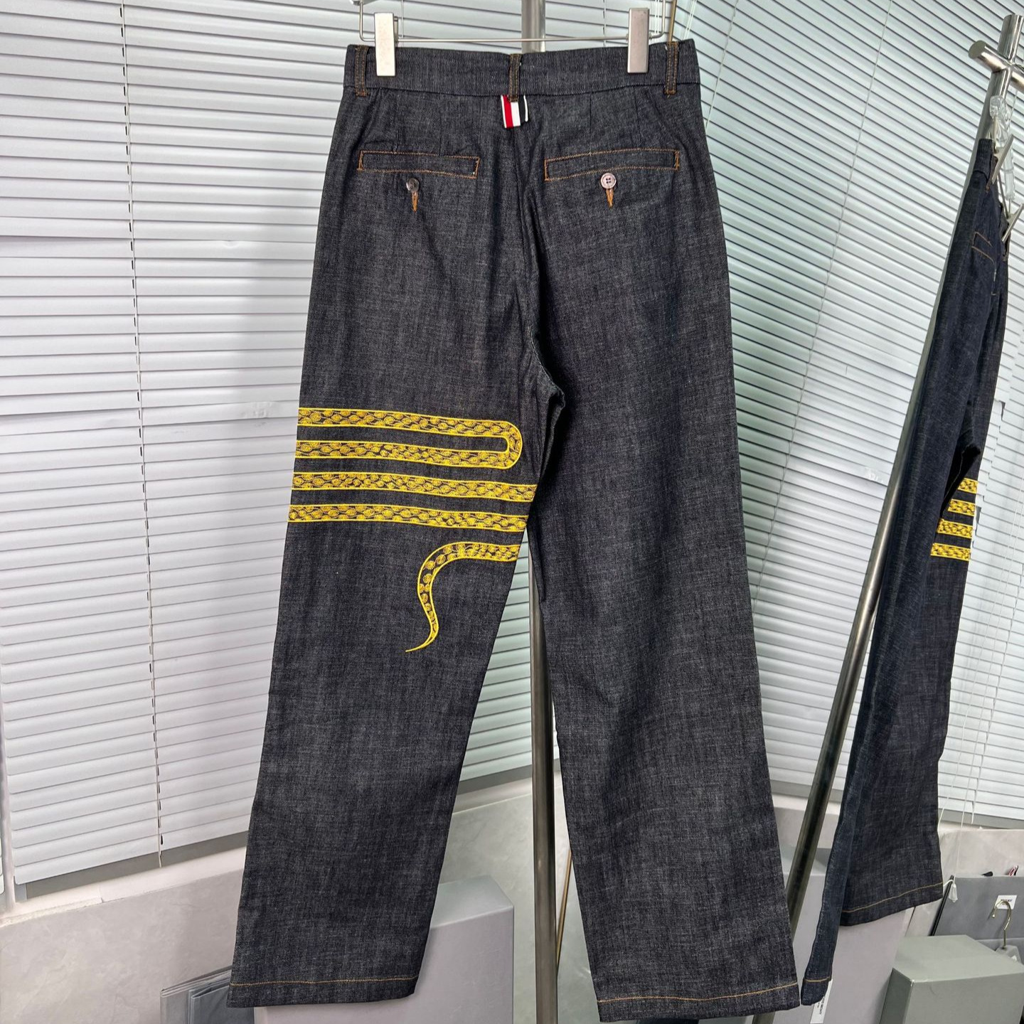 TB高品质新款蛇年限定刺绣蛇形环绕牛仔男款休闲阔腿长裤