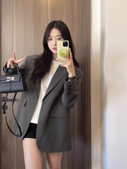 灰色秋季西装外套女小众设计感网红炸街潮流宽松休闲显瘦小西服