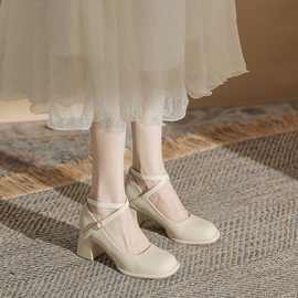 米白色法式粗跟玛丽珍小皮鞋子女新款高跟凉鞋仙女单鞋配裙子