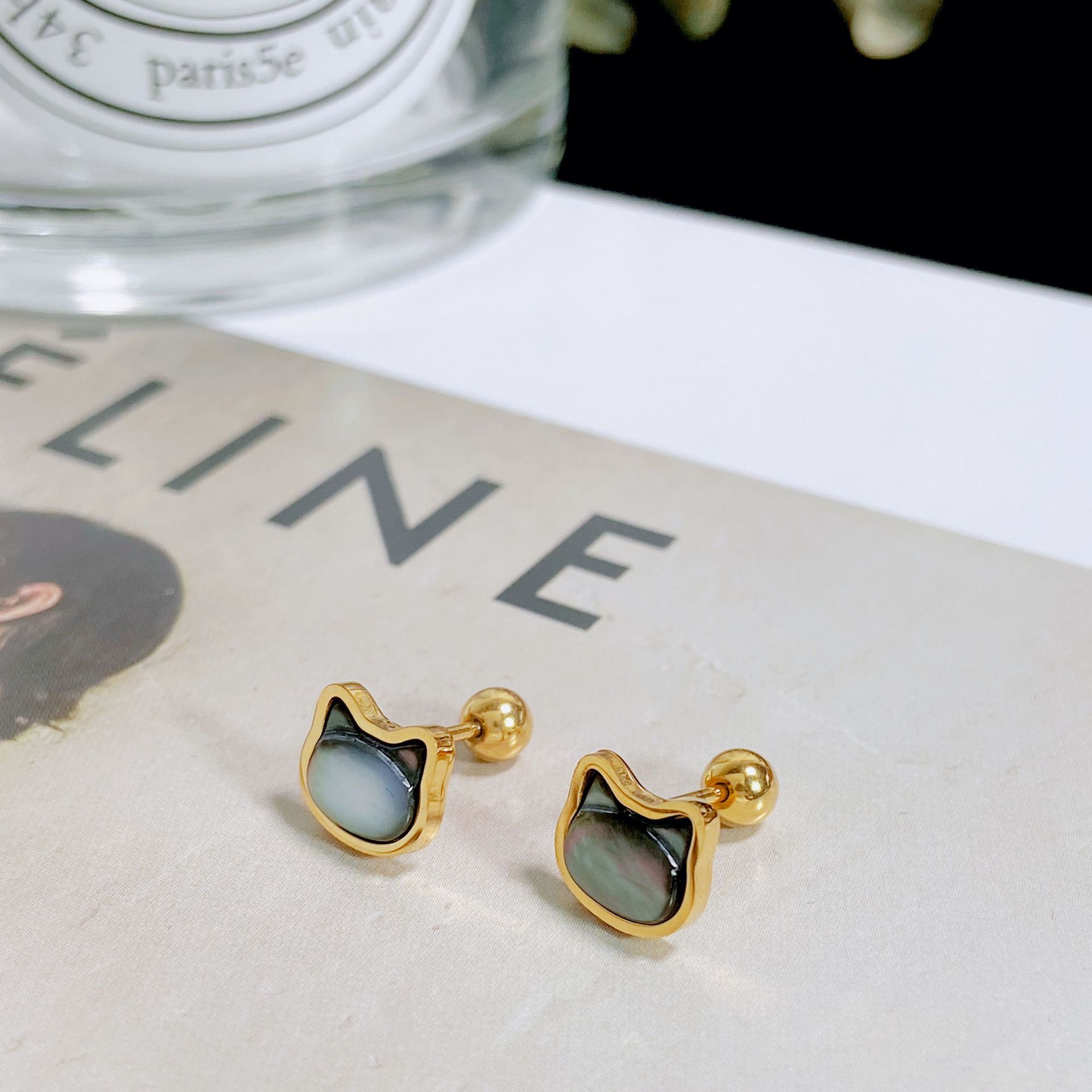 Holiday, Daily Occasion 1 Pair Cute Cat Inlay Titanium Steel Shell Ear Studs