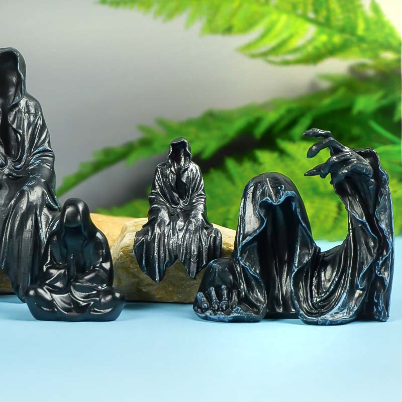 Recomendación de nuevo producto Decoración de jardín gótico Artesanía de resina Venta al por mayor transfronteriza de ropa negra El maestro secreto de la túnica negra