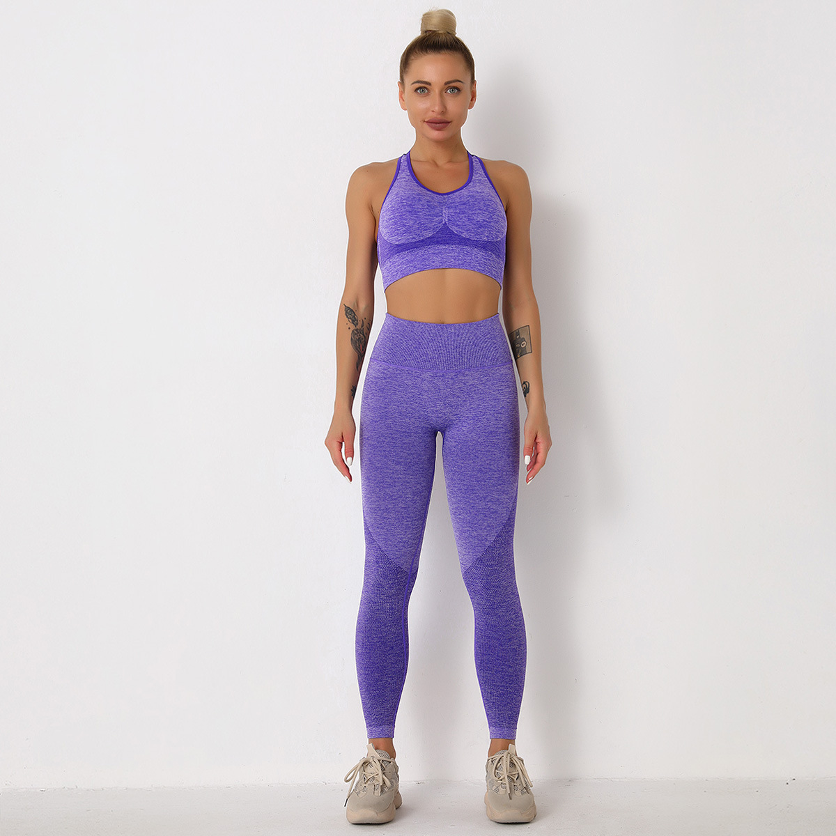 Conjunto de sujetador deportivo de sujeción ligera y legging de cintura ancha sin costuras NSLX48726