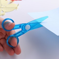 Creative children's student scissors kindergarten DIY art paper cutting plastic scissors that do not hurt hands safety scissors