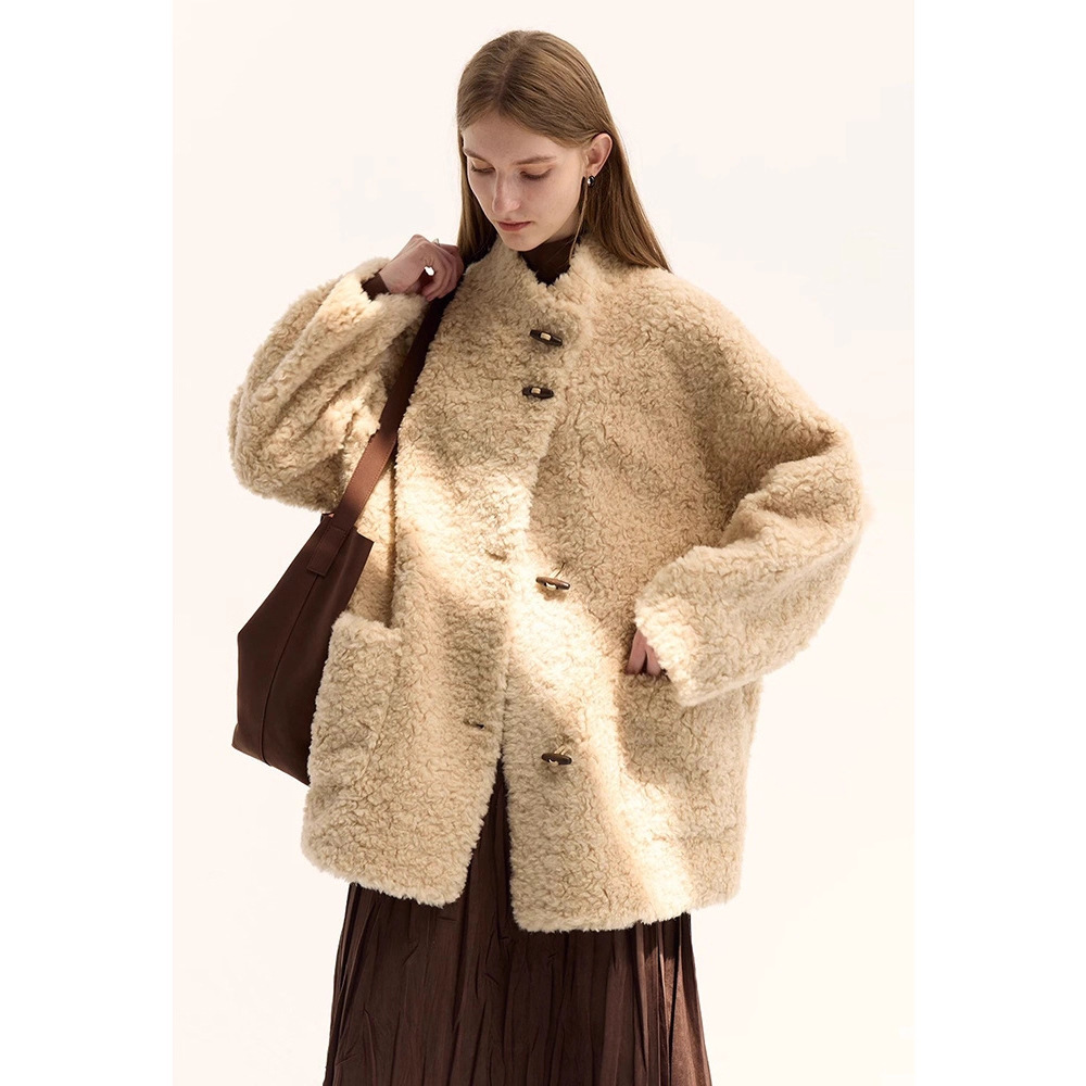 文九  全羊毛圈圈毛皮草大衣牛角扣皮毛一体休闲外套女25冬季8881