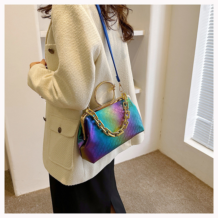 Borse da donna nuove transfrontaliere Borsa a tracolla a tracolla moda europea e americana Borsa da donna con fibbia a catena di fascia alta con texture_voghion.com