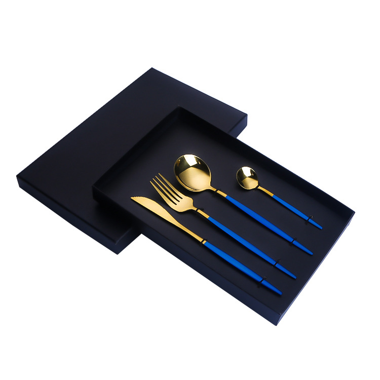 Cuchillo, tenedor y cuchara portugueses al por mayor transfronteriza traje de acero inoxidable Chapado en titanio de oro vajilla occidental cuchillo de carne y tenedor conjunto de 4 piezas