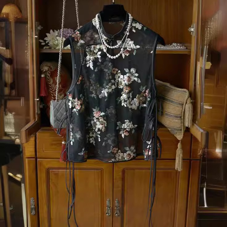 Simple Luxury Low-key Heavy Industry Mesh Sequins Embroidered Flower Slant Placket Lace Vest 2024 Summer Top