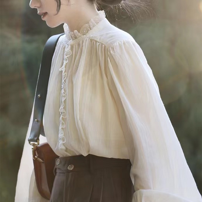 French-Style Vintage Gentle Layered Shirt for Women with Lace Trim Collar, Lightweight Lantern Sleeves, Autumn Sheer Fabric in Apricot/Black, Loose Fit French-Style Vintage Gentle Layered Shirt for Women with Lace Trim Collar, Lightweight Lantern Sleeves, Autumn Sheer Fabric in Apricot/Black, Loose Fit
