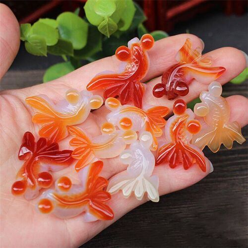 Wholesale pretty agate goldfish pendant ice colored chalcedony jade pendant landscape stone carpet stall pendant