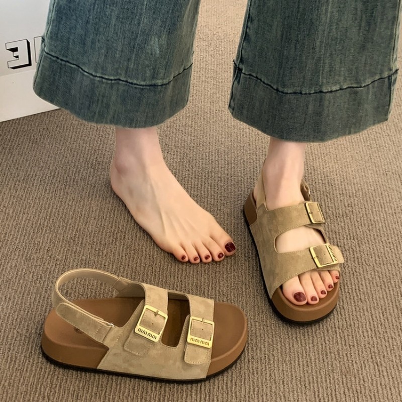Sandallas de sol grueso para mujeres 2026 nuevo estilo de verano super caliente versátil no cansado pies de playa zapatos romanos de mujer