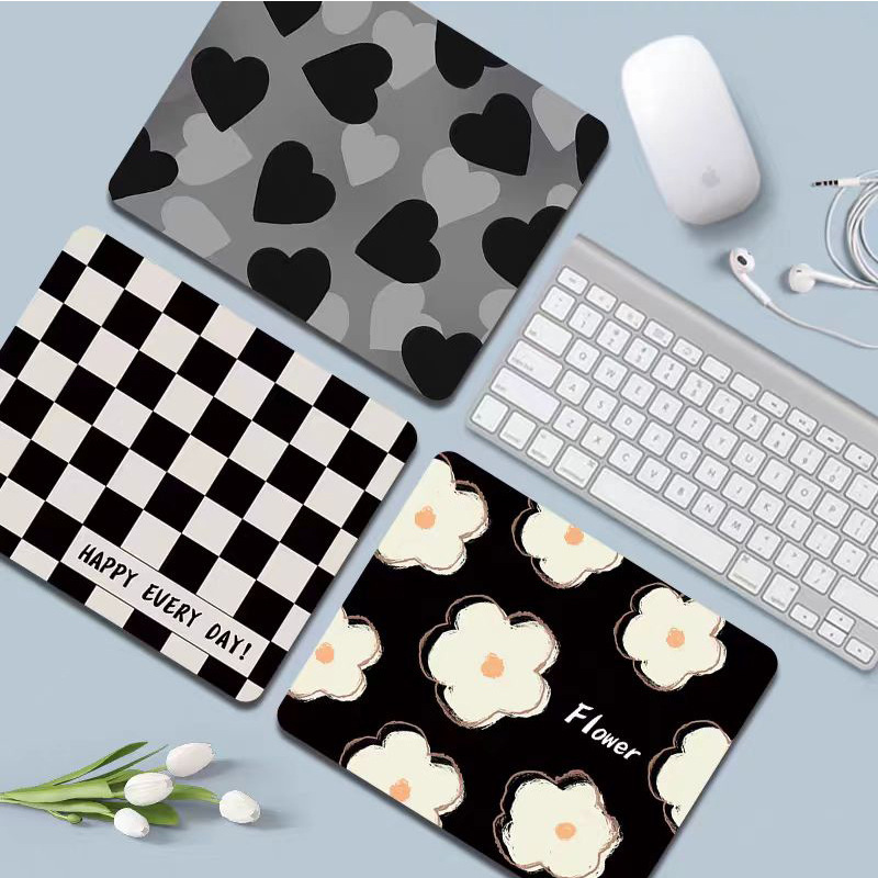 Small Mouse Pad for Girls, Simple Checkered Pattern, Soft Pad for Office and Entertainment, Thickened Computer Desk Pad, Notebook Small Mouse Pad for Girls, Simple Checkered Pattern, Soft Pad for Office and Entertainment, Thickened Computer Desk Pad, Notebook