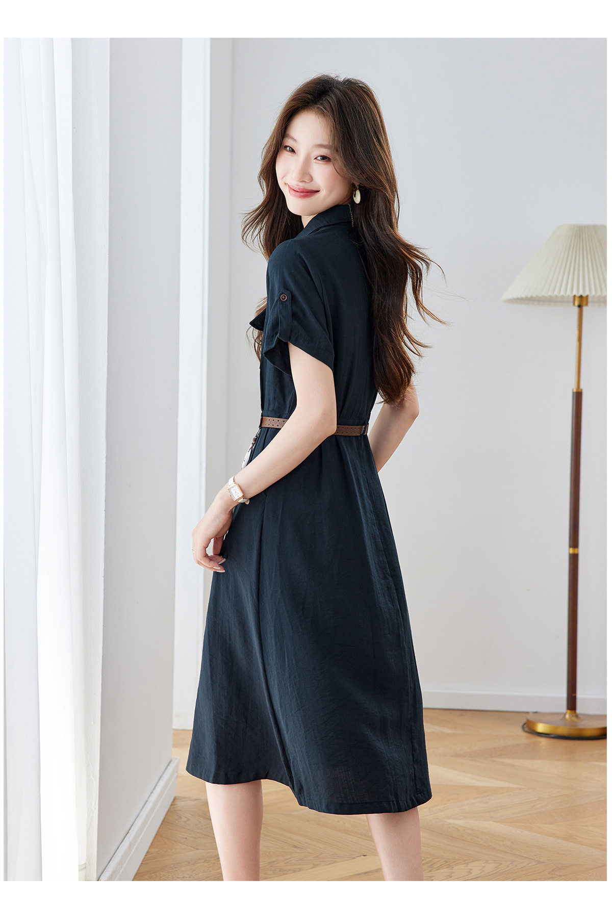 Đầm maxi nữ cổ bẻ thắt eo dáng suông kèm dây lưng — Xanh lông mòng đen, màu trắng chi tiết 18