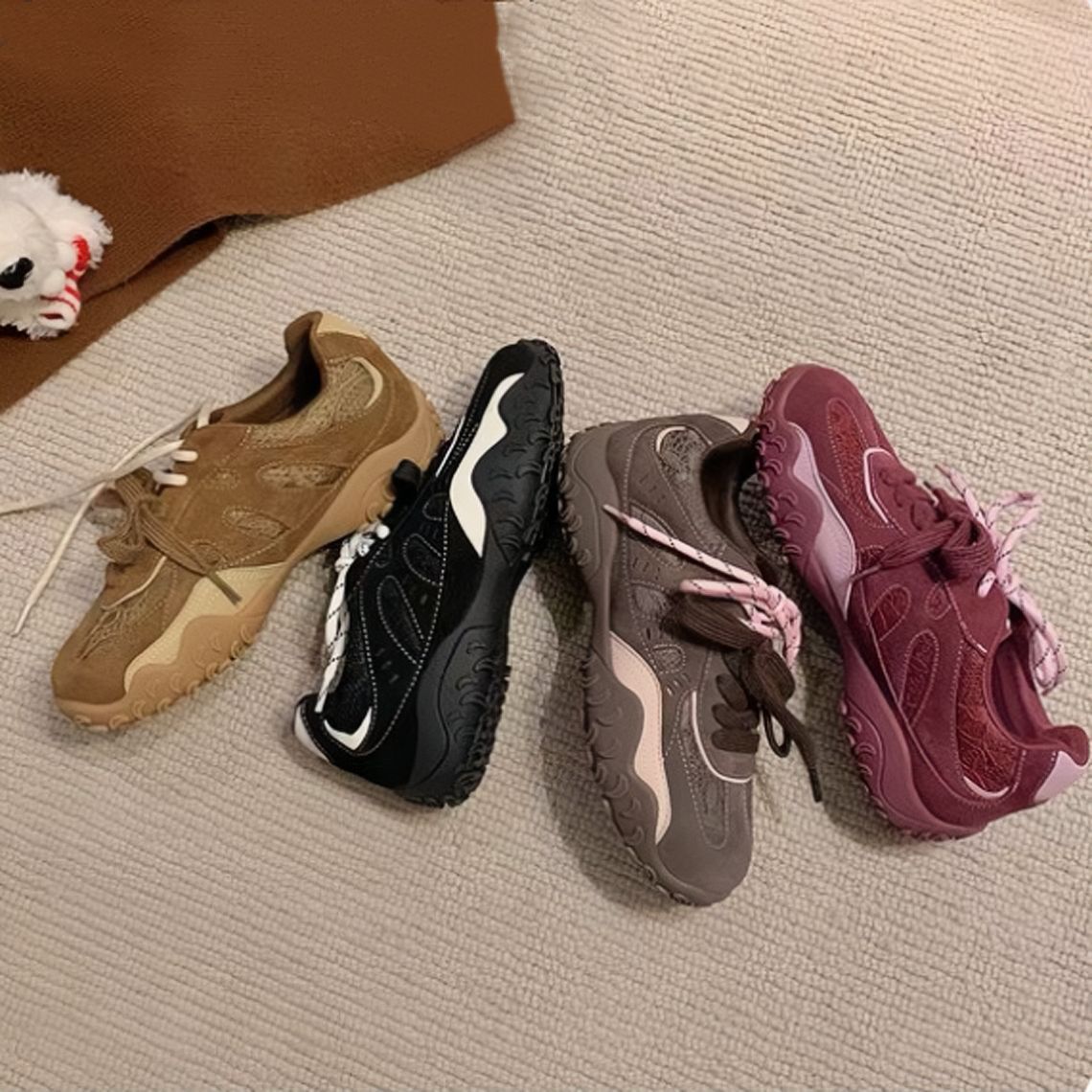 Versión de piel de vaca de la uva madre con el ballet de media luna aumentando la altura de los zapatos casuales de bolos de entrenamiento de la mujer zapatos Gump