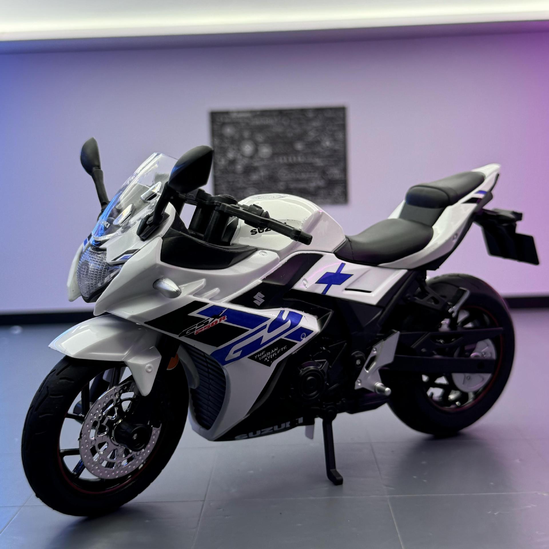 Modelo de coche de aleación Huayi 1 a 12 motocicleta Suzuki GSX deslizamiento de sonido y luz coche de juguete modelo de efecto de sonido