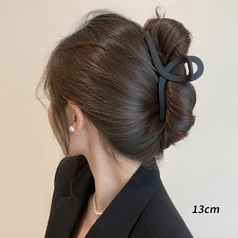 Clips de tiburón negro esmaltado, clip de cabello grande, cabeza de mujer detrás de la cabeza, pluralidad de joyas de cabello, clip de cabello de alta sensibilidad.