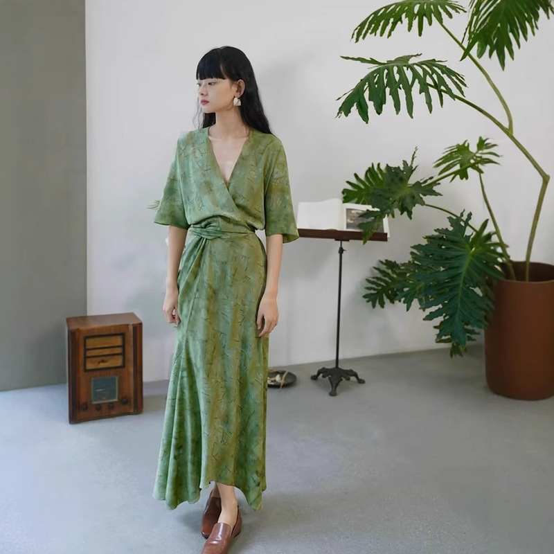 European Niche Brand ~ New Mulberry Silk Dress Spring Women's High-End Watercolor Print V Neck Wrap Silk Skirt