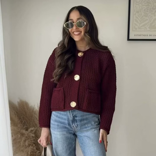 �W���羳Ů�b2024�ﶬ�A�I�U�մ���L��ᘿ���ë������ŮB62047